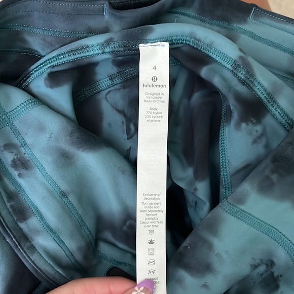 Lululemon tie-dye 25” leggings - Picture 3 of 3
